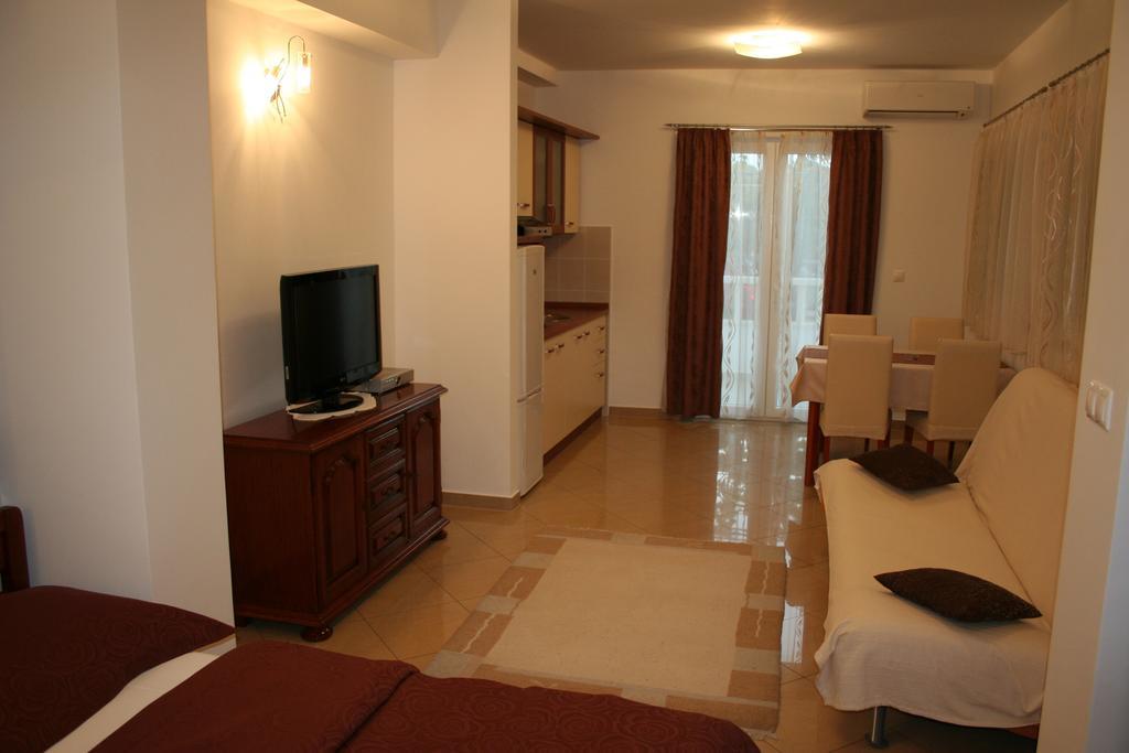 Apartments Villa Sunce Dugi Rat Δωμάτιο φωτογραφία