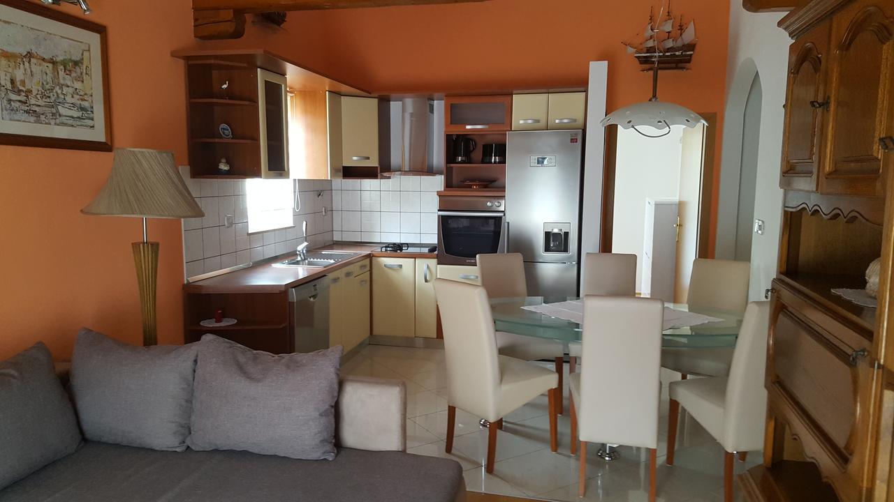 Apartments Villa Sunce Dugi Rat Εξωτερικό φωτογραφία